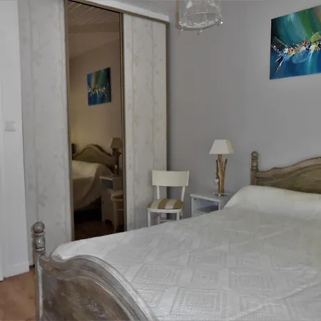 Hosmina Apartment *